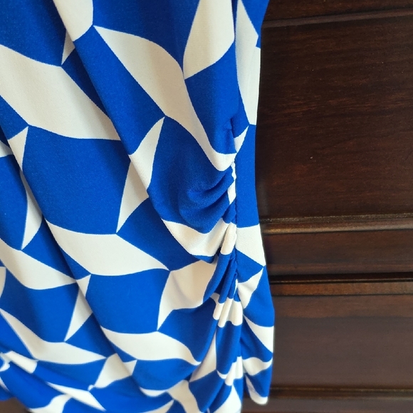 New York & Company Blue and White Patterned Tank Top - Picture 2 of 3